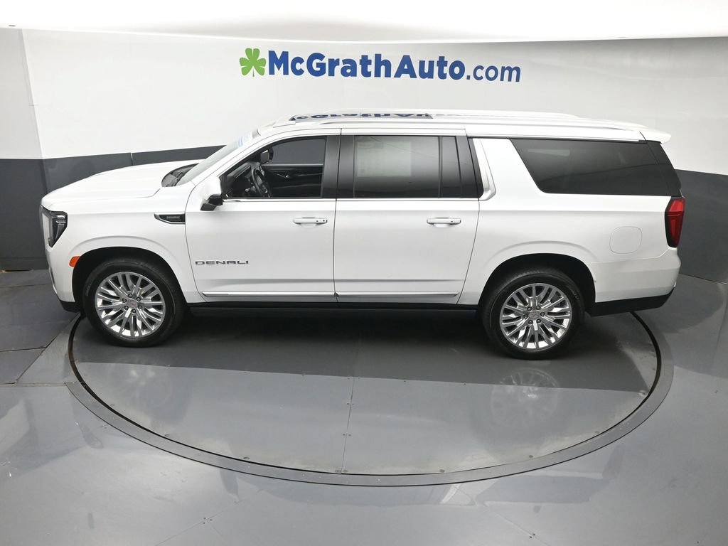 Used 2023 White GMC Denali image 27
