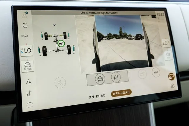 New 2026  Land Rover SE image 29