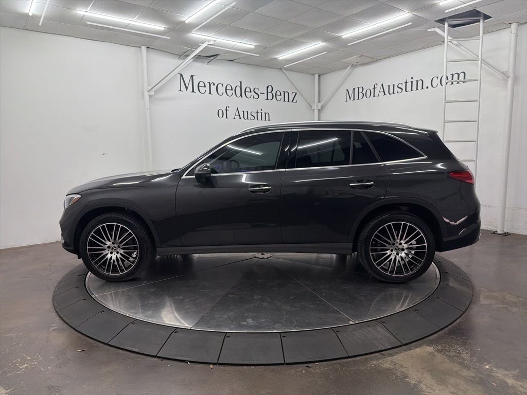 Used 2026 Gray Mercedes-Benz GLC 300 image 4