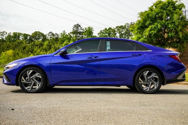 Certified Used 2024 Blue Hyundai SEL image 10