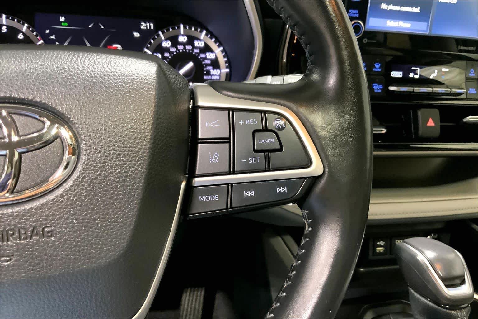 Used 2022 Moon Dust Toyota XLE image 25