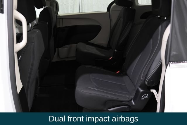 Used 2023 White Chrysler LX image 11