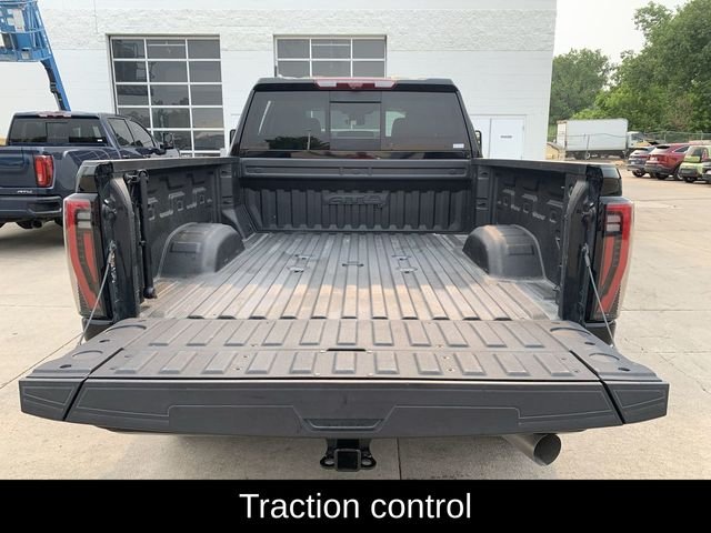 Used 2024  GMC AT4 image 33