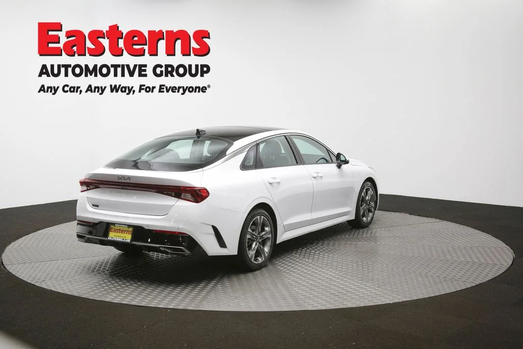 Used 2022 White Kia EX image 40