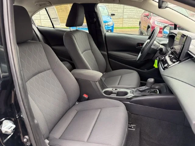 Used 2025 Midnight Black Metallic Toyota LE image 27
