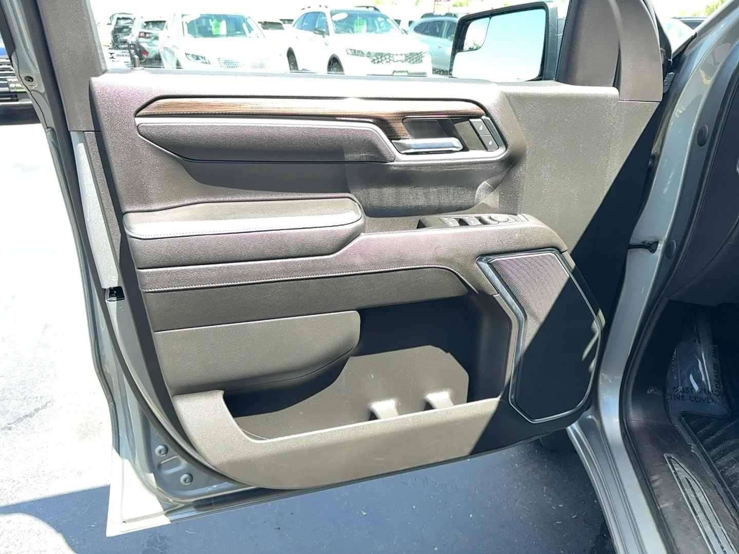 Used 2023 Sterling Gray Metallic Chevrolet LT image 15