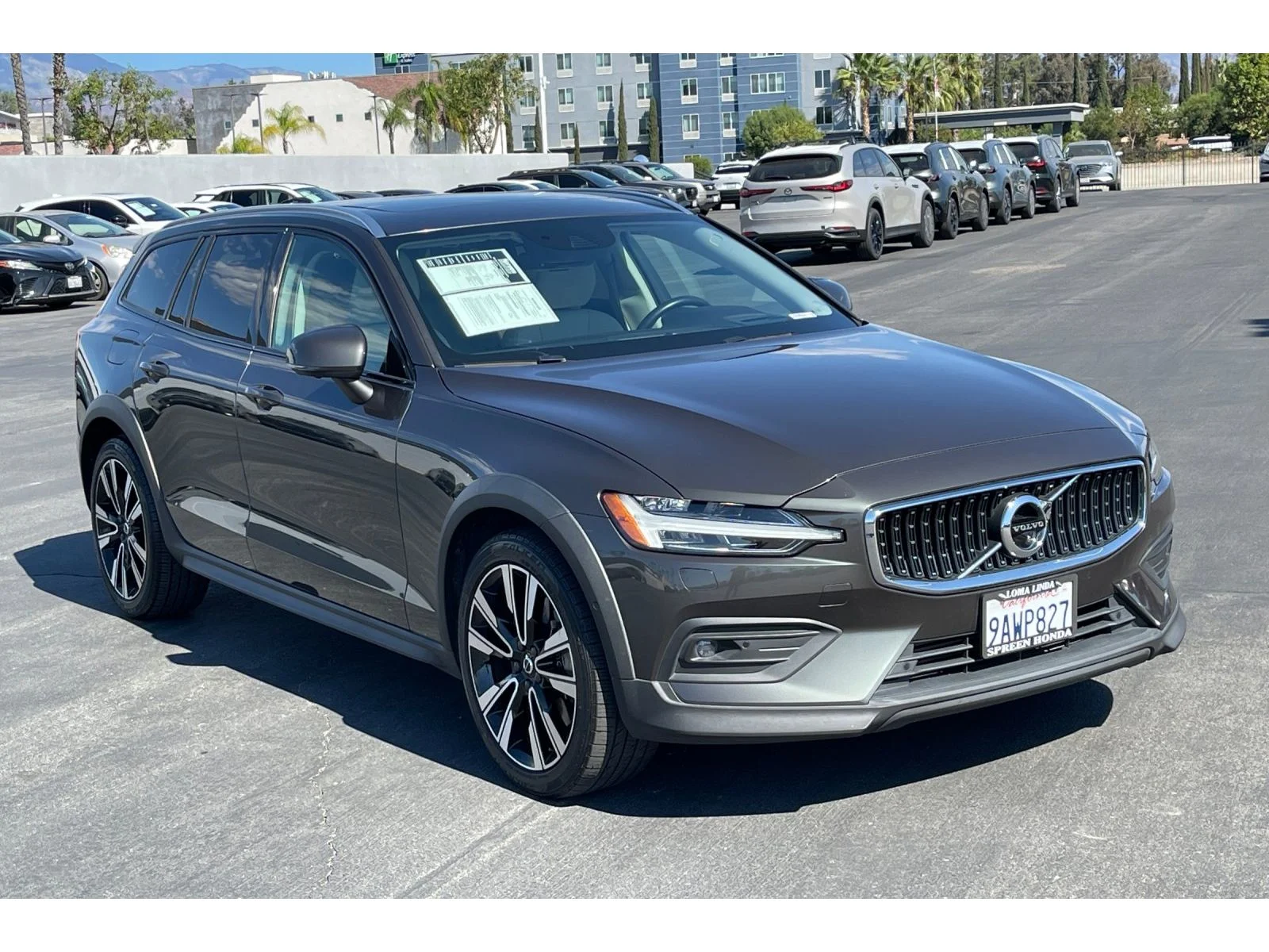 Used 2022 Pine Grey Metallic Volvo T5 image 8