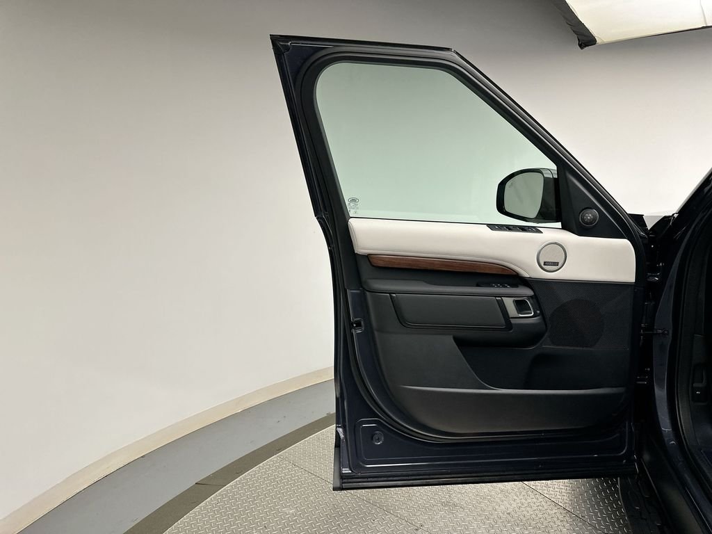 Used 2025 Varesine Blue Metallic Land Rover S image 6