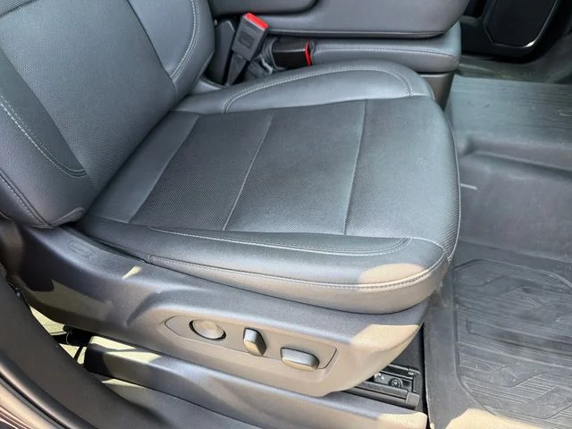 Used 2024 Silver GMC SLT image 26