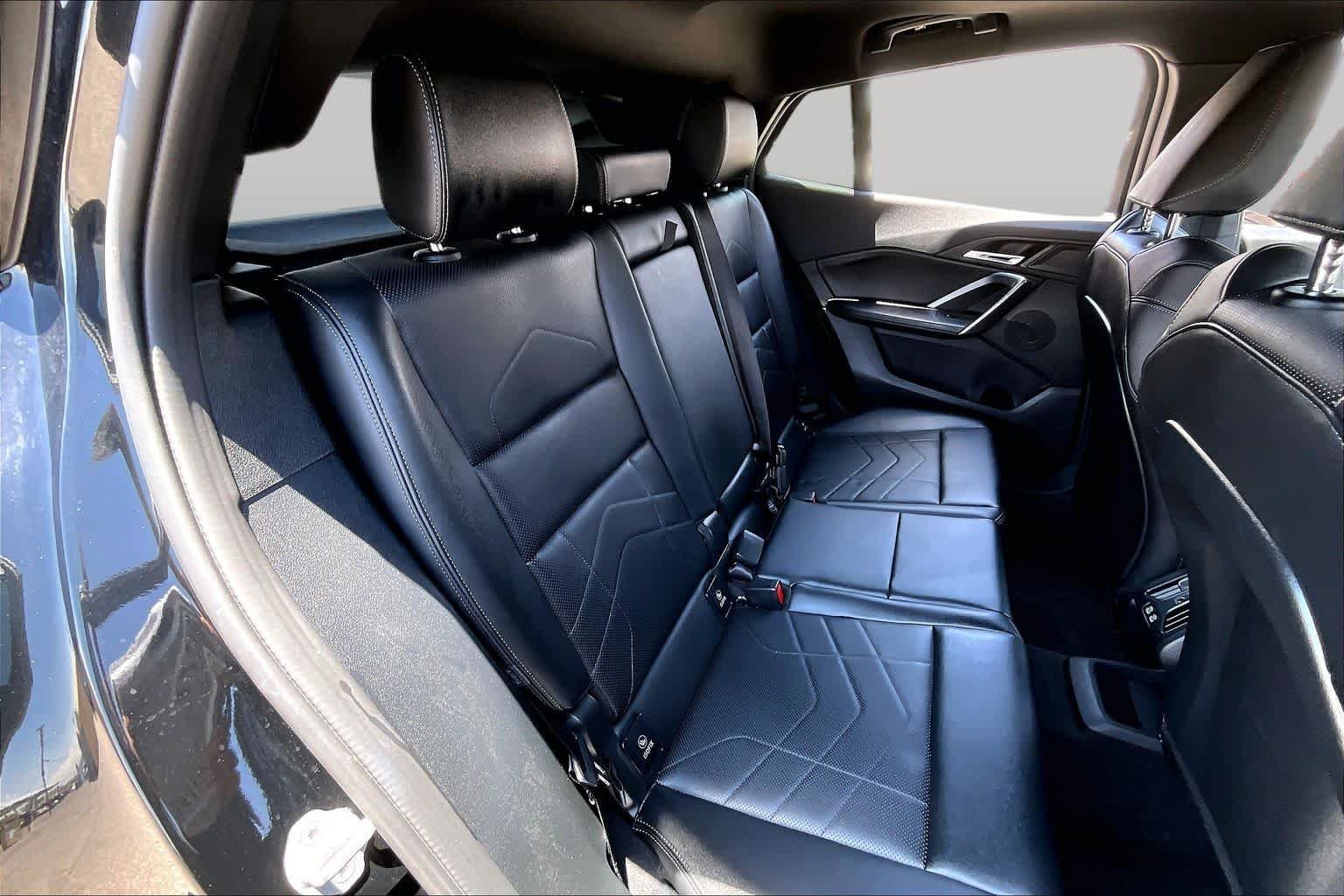 Used 2025  BMW xDrive28i image 19