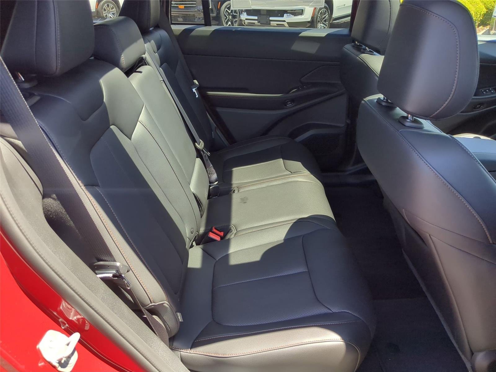 New 2026 Red Hot Pearl-Coat Exterior Paint Jeep Limited image 28