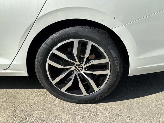 2025 Volkswagen Jetta SE - Photo 7