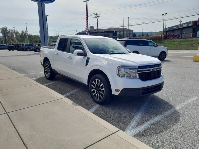 2023 Ford Maverick Lariat photo 2