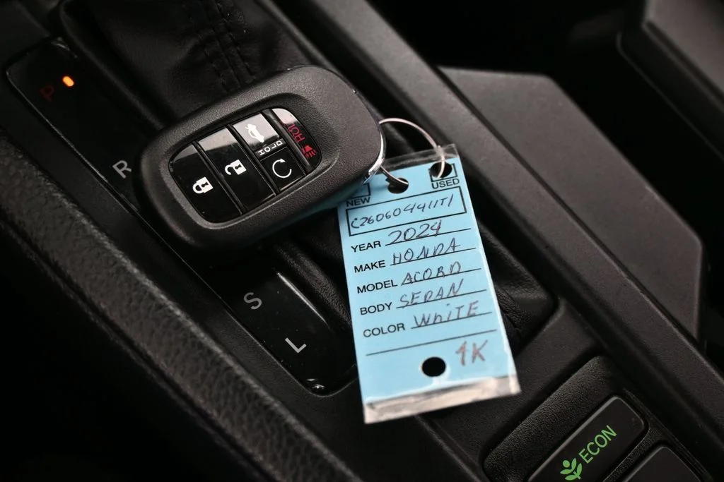 Used 2024 White Honda EX image 25