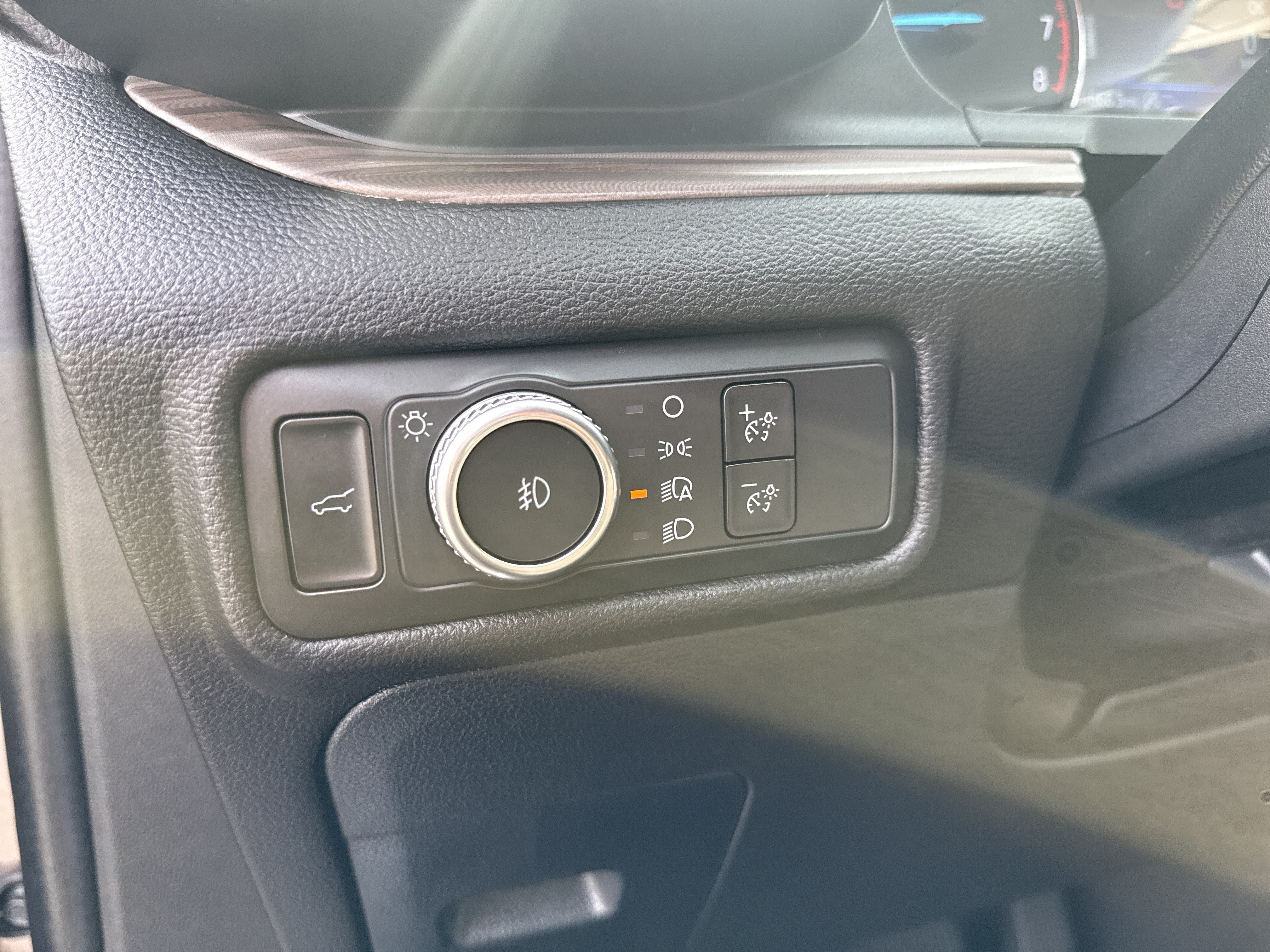 Used 2021 Gray Ford Limited image 31