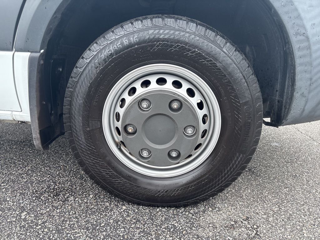 Used 2021  Freightliner w/ 16