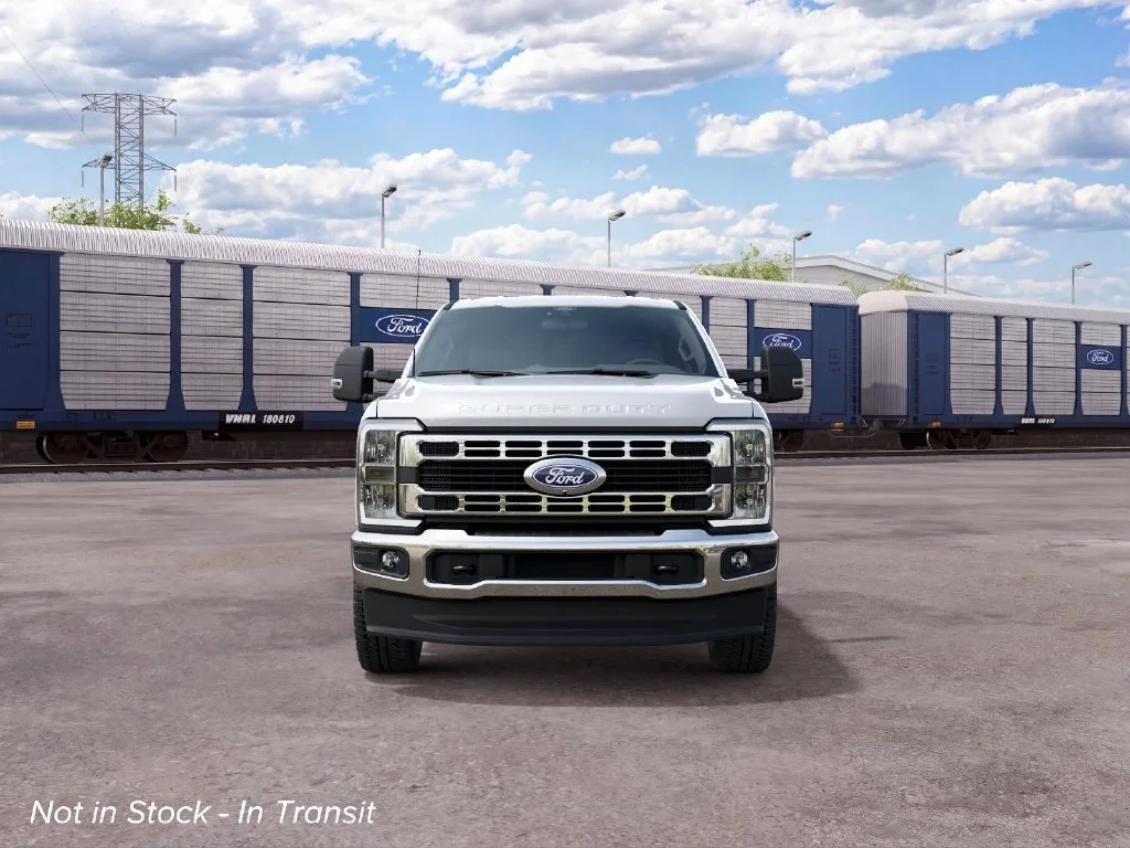 New 2027 Oxford White Ford XLT image 7