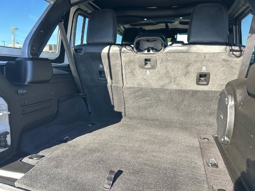Certified Used 2024 Silver Zynith Clearcoat Jeep Rubicon X image 18