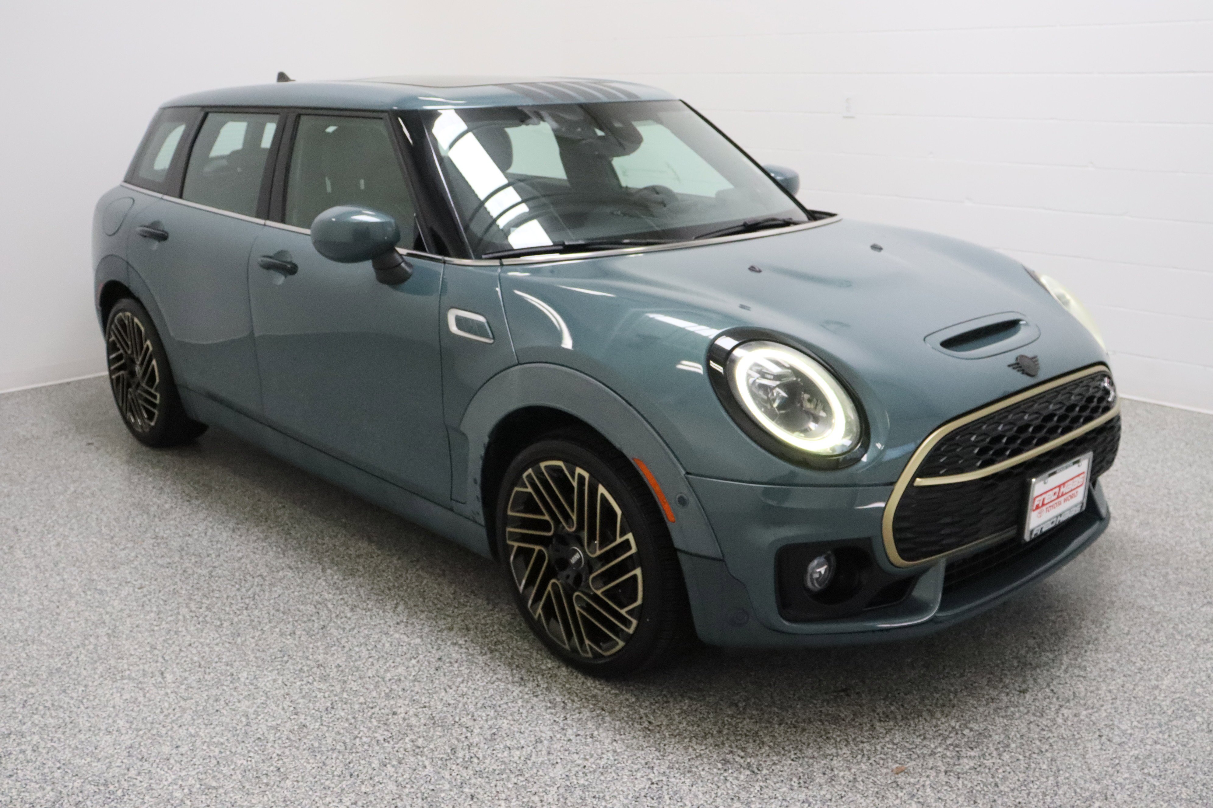 Used 2023 Sage Green Metallic MINI Cooper S 2.0T image 4