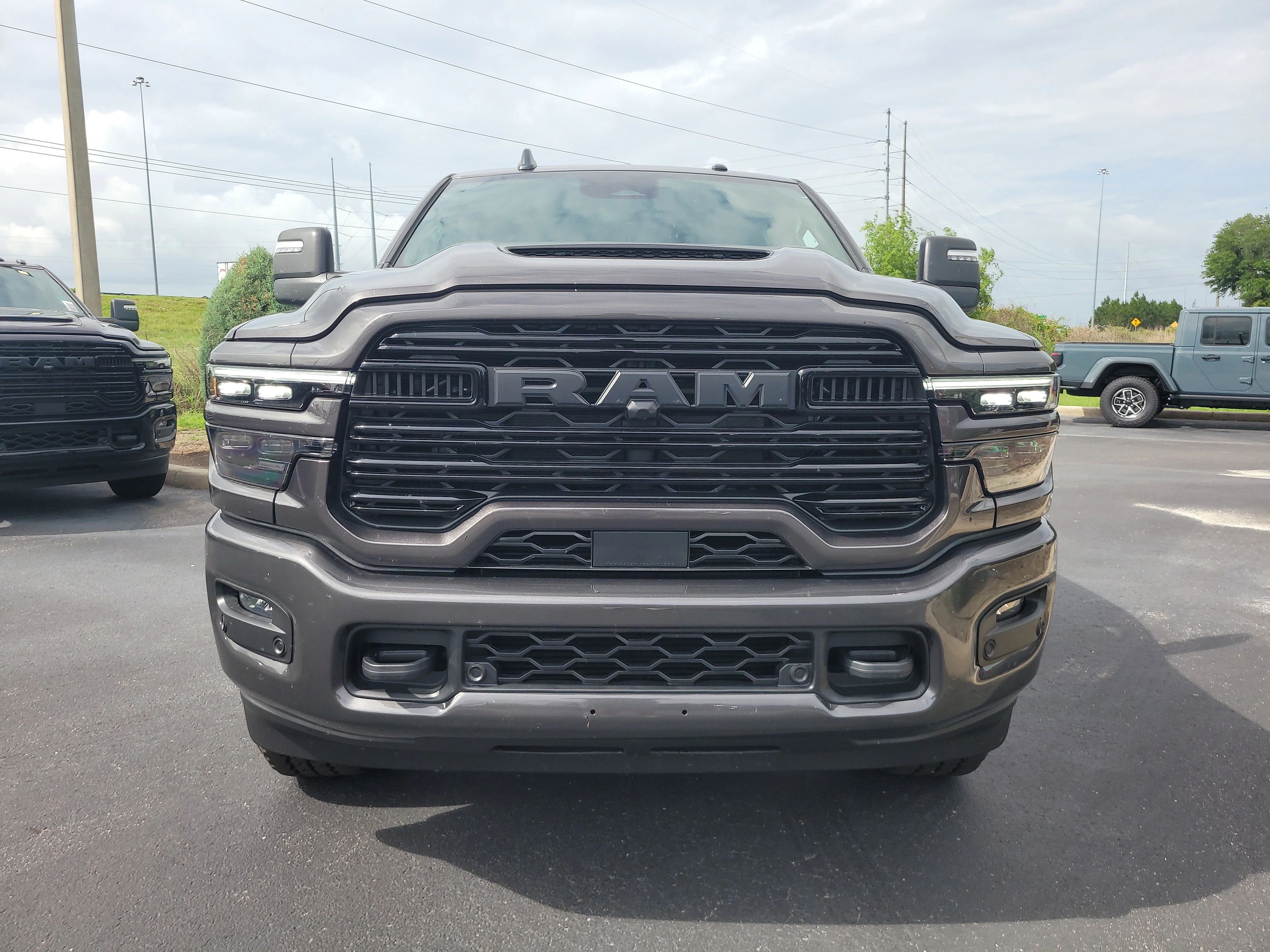New 2026 Granite Crystal Metallic Clearcoat Ram Laramie image 3