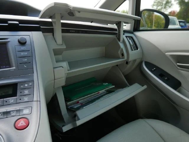 Used 2012 Pearl Toyota Three image 26