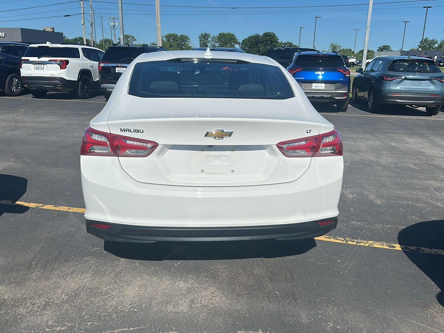 Used 2019 Summit White Chevrolet LT image 3