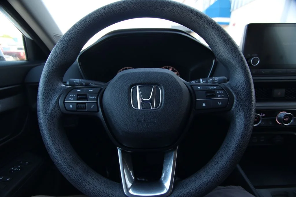 Used 2025  Honda EX image 19