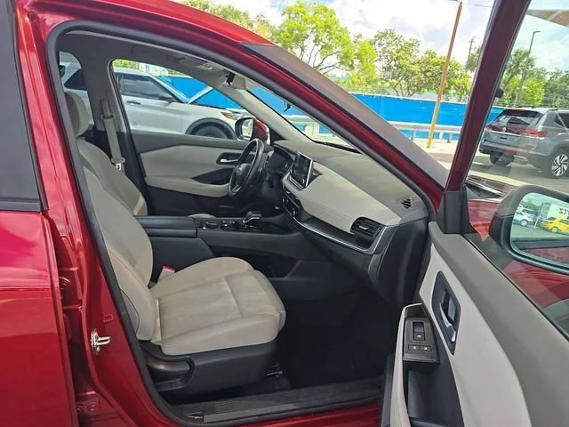Used 2025 Scarlet Ember T Nissan SV image 5