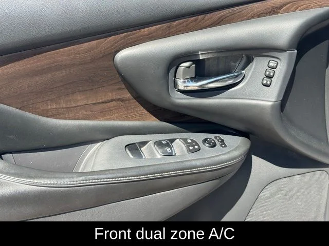 Used 2019 Black Nissan Platinum image 12