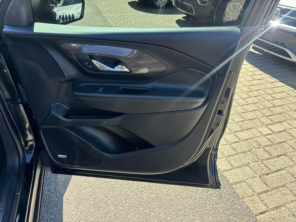 Used 2023 Black GMC Denali image 28