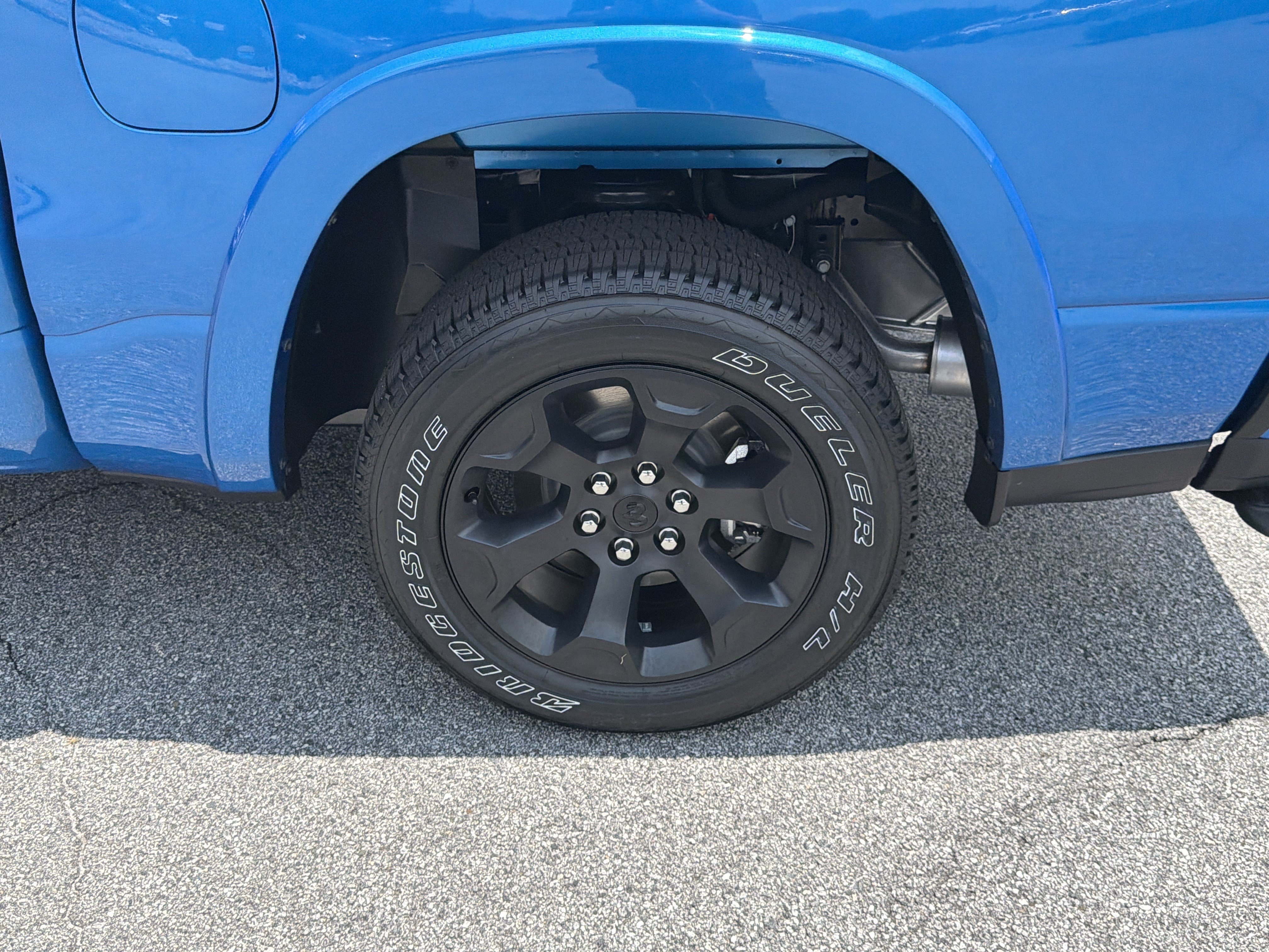 New 2026 Hydro Blue Pearl-Coat Exterior Paint RAM Big Horn/Lone Star image 23