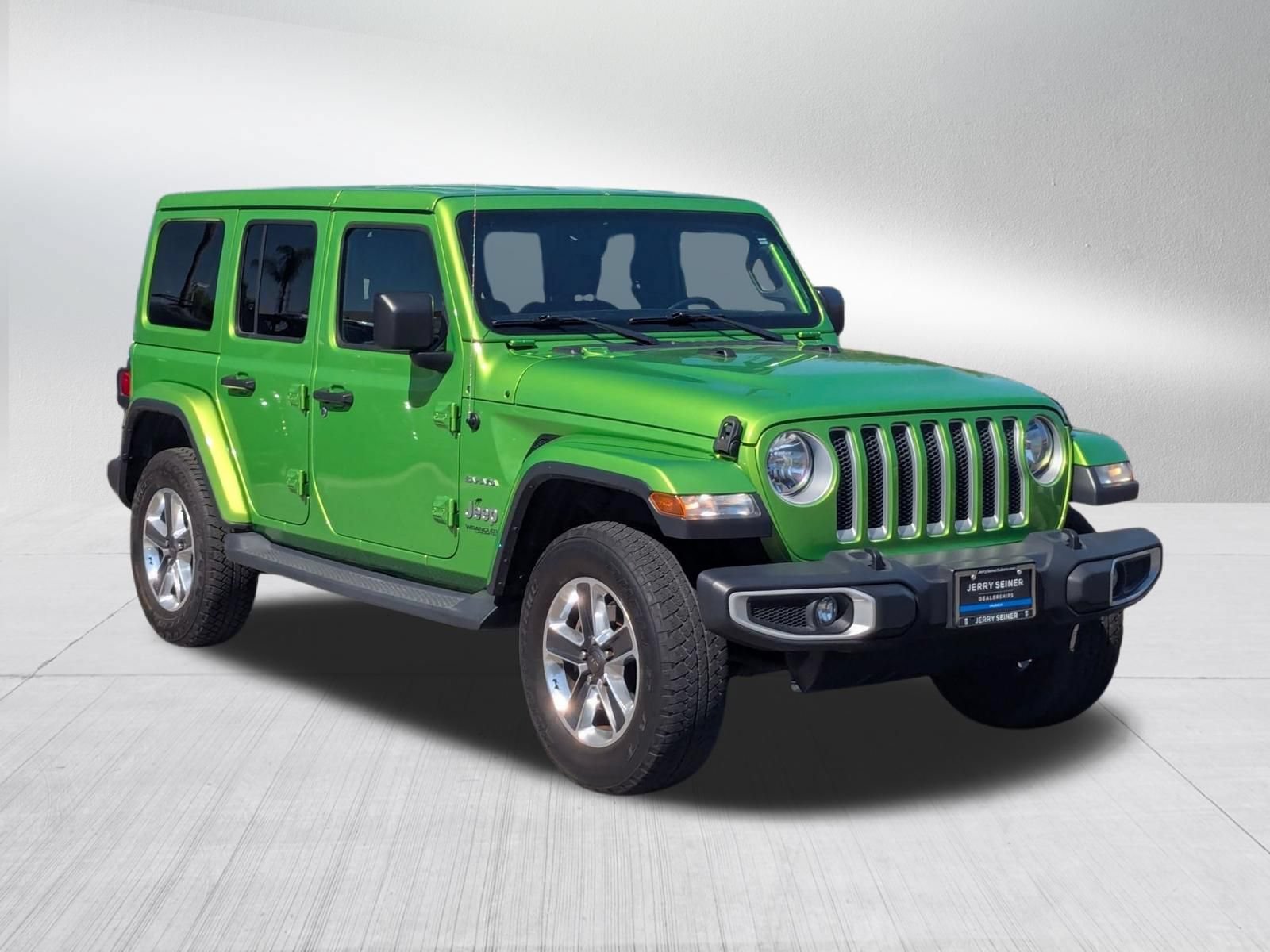Certified Used 2019 Mojito! Clearcoat Jeep Sahara image 7