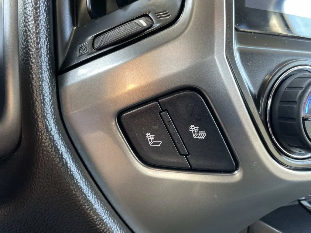 Used 2015 Silver Chevrolet LT image 45