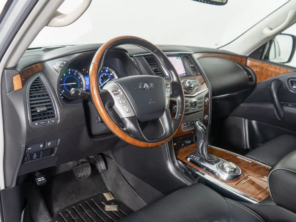 Used 2019 Silver INFINITI LUXE image 14