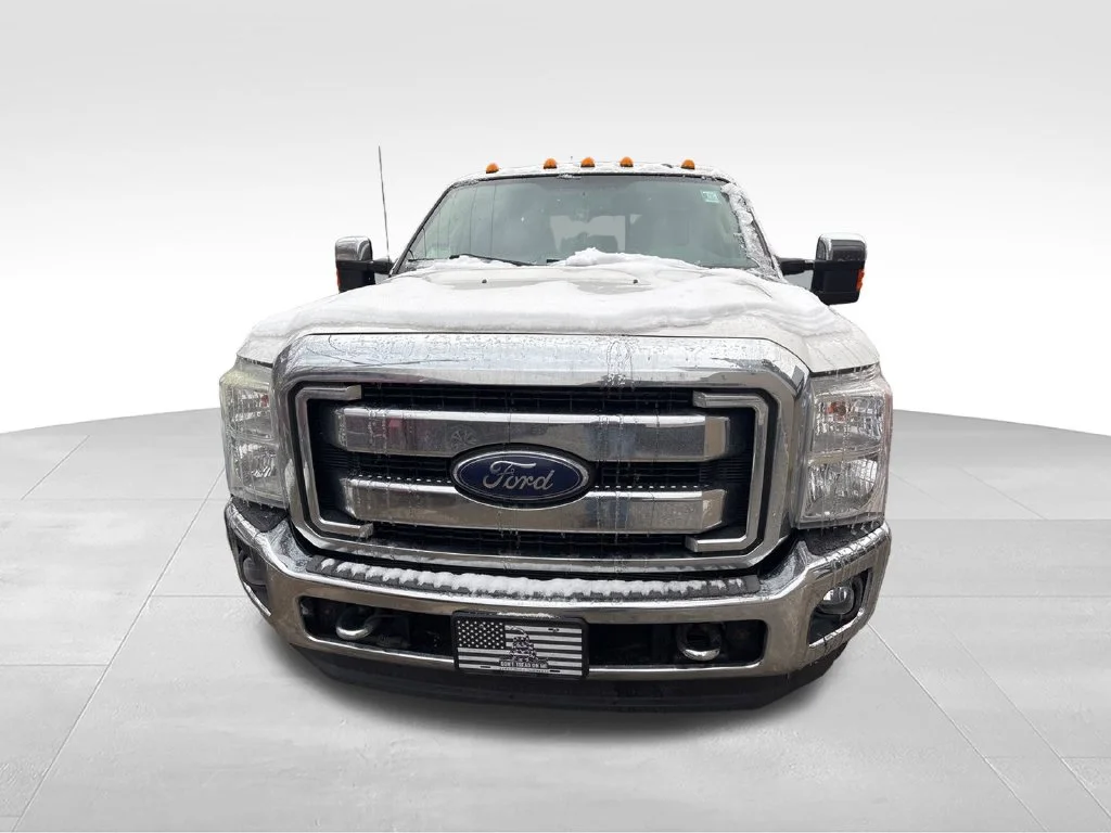 Used 2016  Ford Lariat image 3