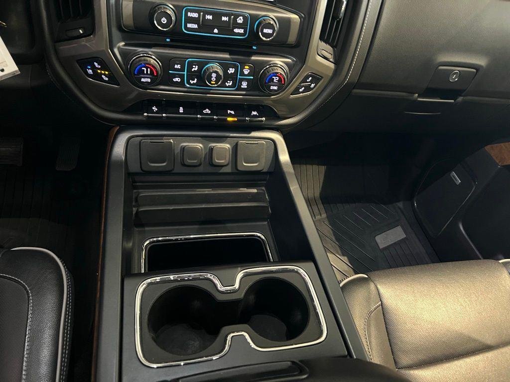 Used 2018 Pearl Chevrolet High Country image 30