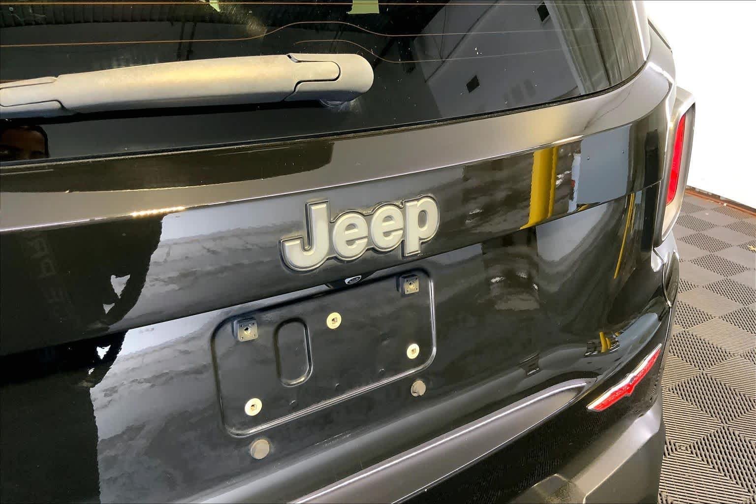 Used 2017 Black Jeep Trailhawk image 33