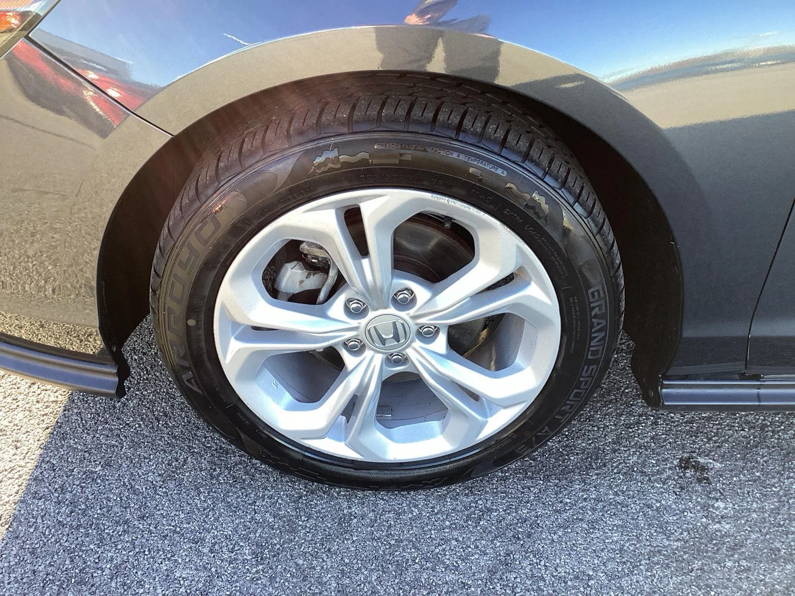 Used 2024 Meteorite Gray Metallic Honda LX image 11