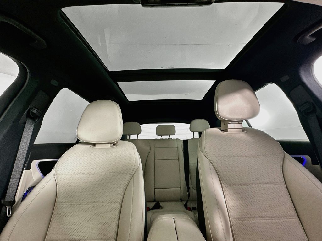 New 2027 Silver Mercedes-Benz GLC 300 image 23