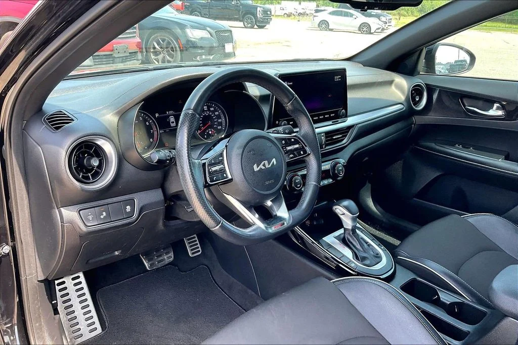 Used 2022 Black Kia GT-Line image 14