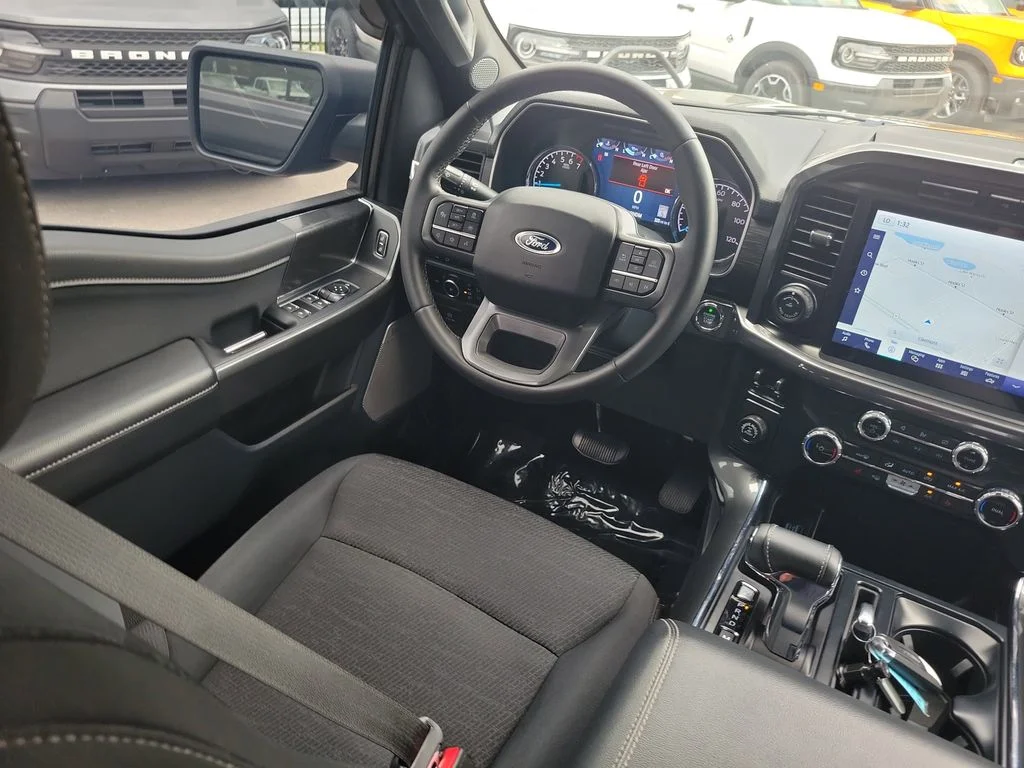 Used 2023 Black Ford XLT image 10