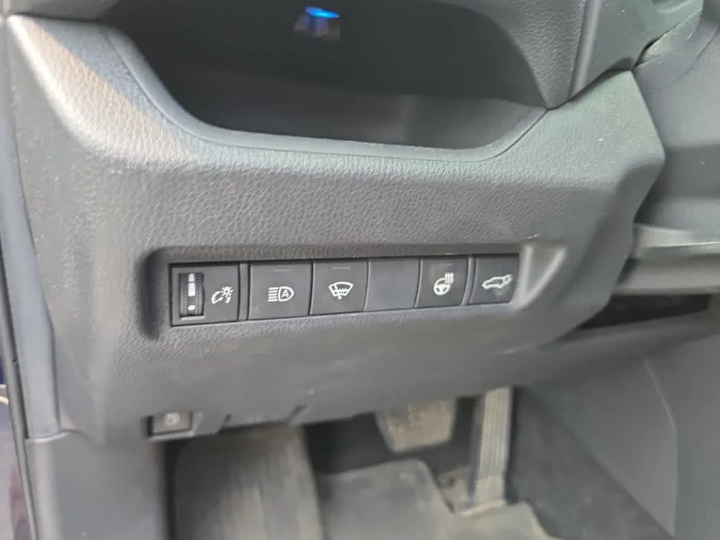 Used 2021 Blue Print/Midnight Black Metallic Toyota Hybrid XSE image 15