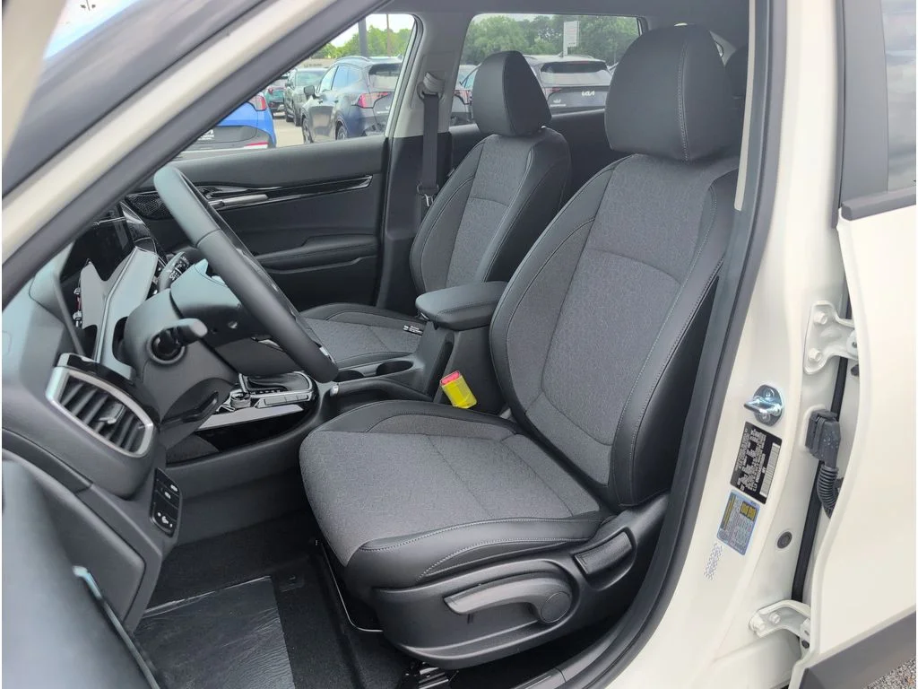 New 2026 Snow White Pearl Kia S image 10