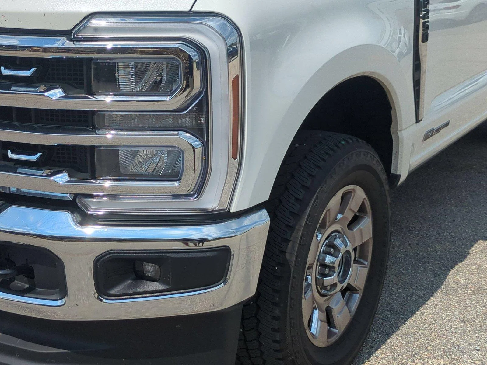 Used 2026 Oxford White Ford LARIAT image 9