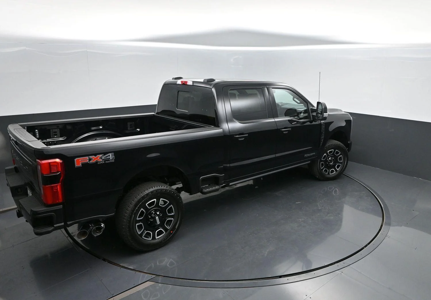 2026 Ford F-250 Super Duty Platinum - Photo 44