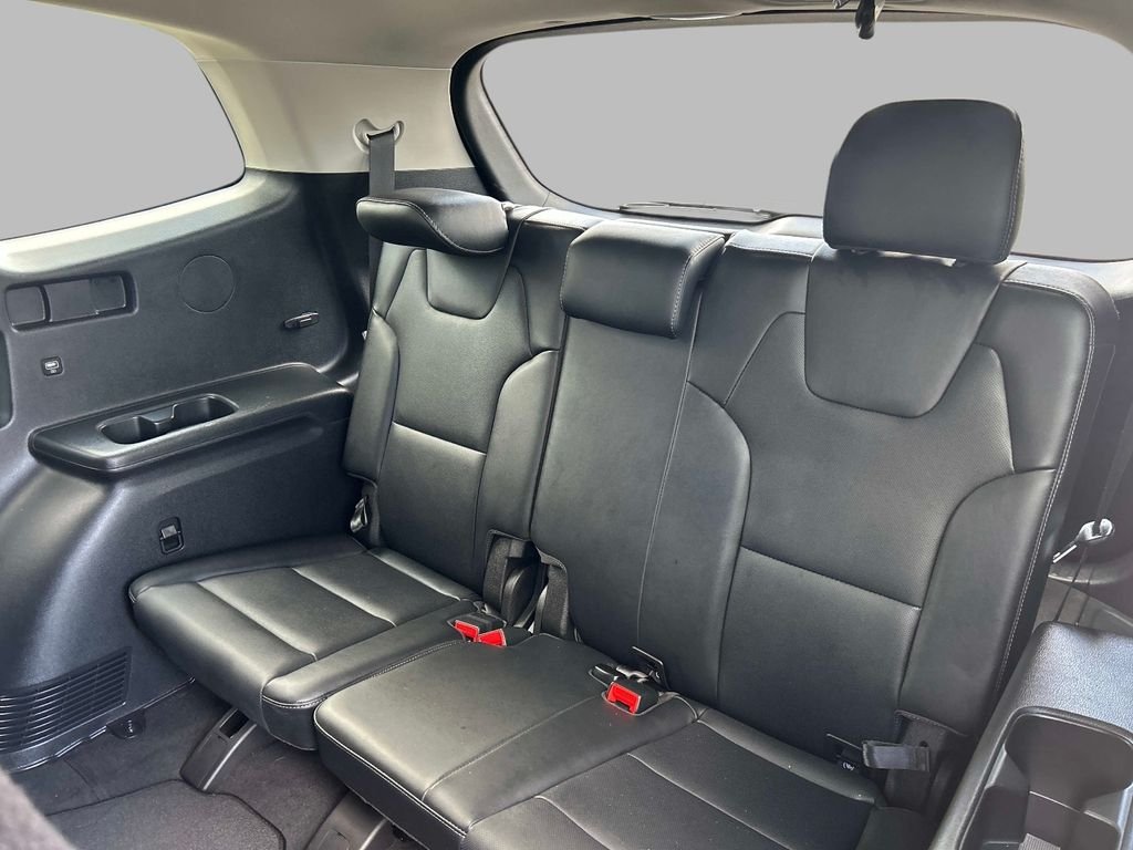 Used 2022 Black Kia LX image 18