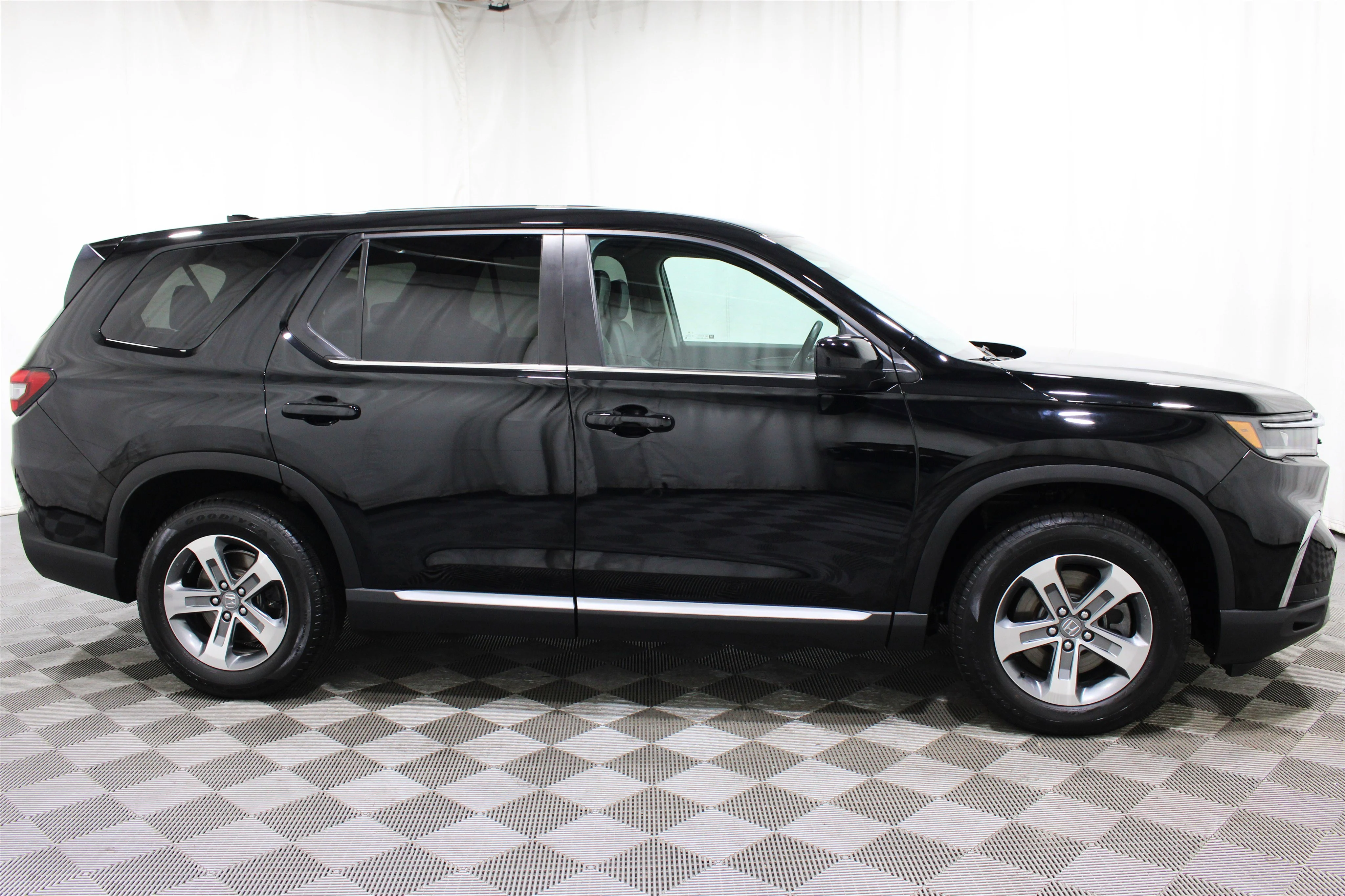 2025 Honda Pilot EX-L - Photo 31