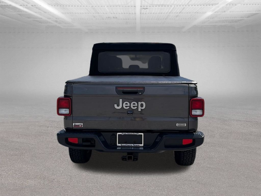 Used 2020 Crystal Metallic Jeep Overland image 5