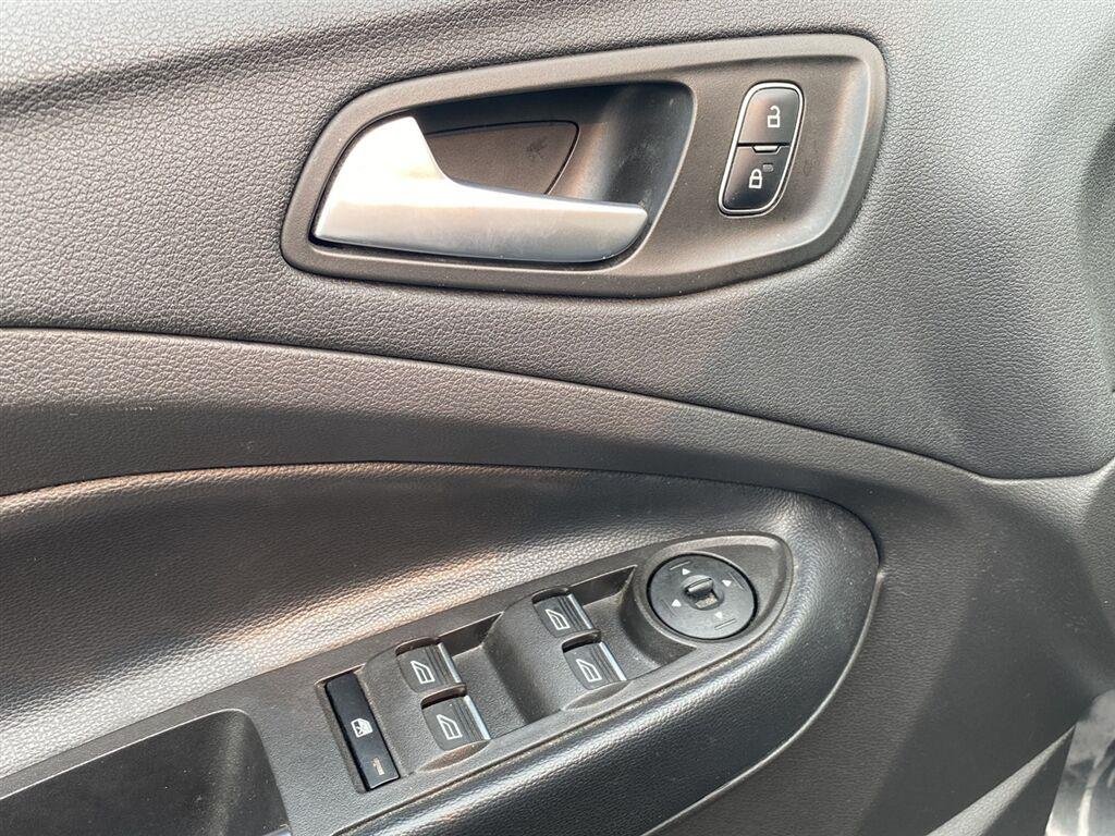 Used 2019 Magnetic Ford SE image 15