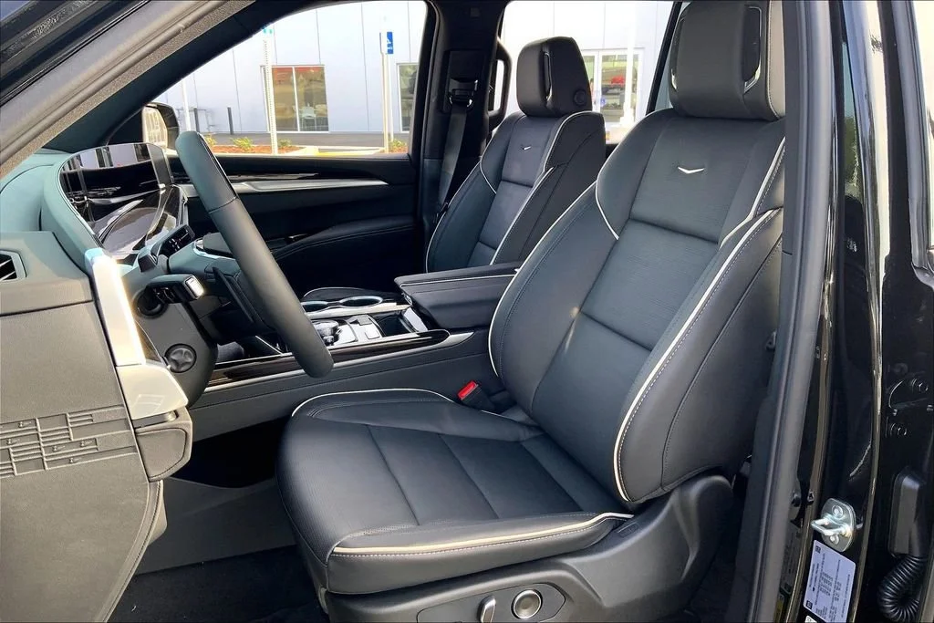 2026 Cadillac Escalade Luxury - Photo 12